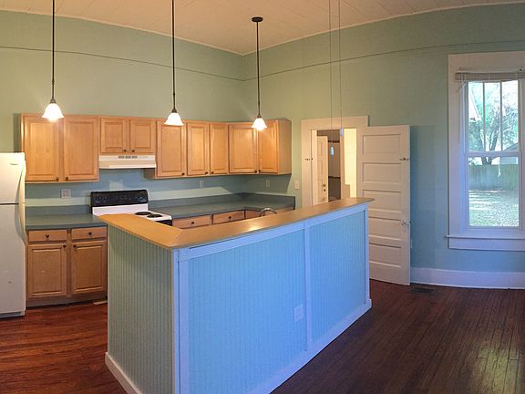 2nd image of 518 E Lemon Ave APT B