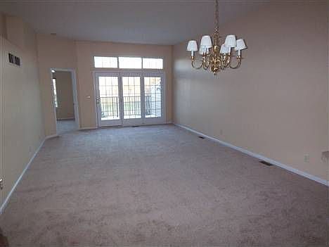 2nd image of 984 Oakmont Ct