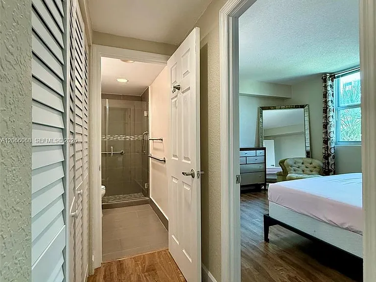 7501 E Treasure Dr #3H — Photo 15