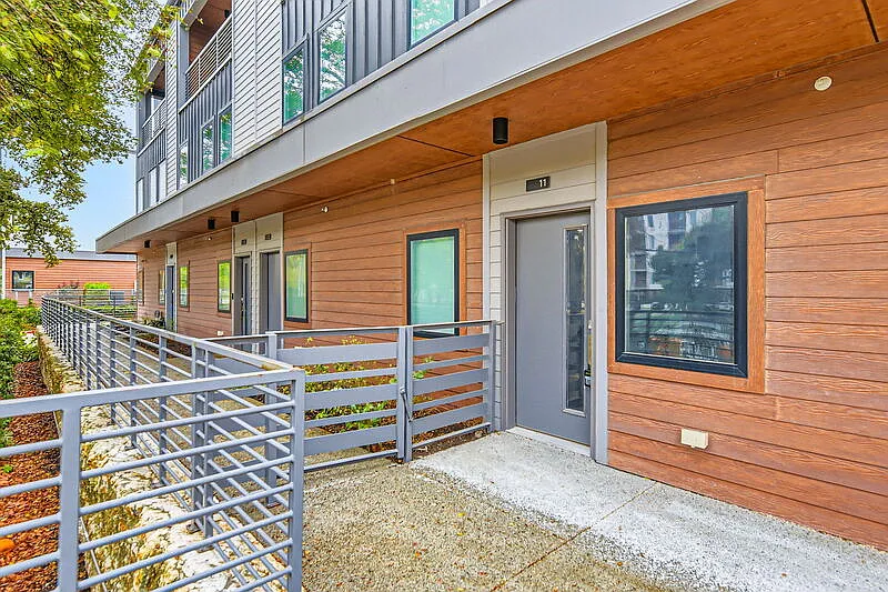5924 S Congress Ave — Photo 4