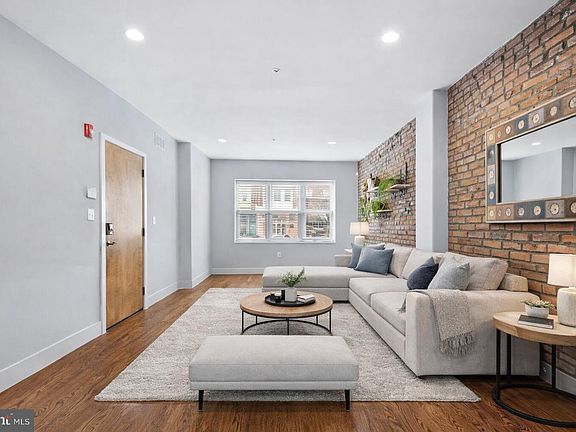 2nd image of 924 S 11th St #101