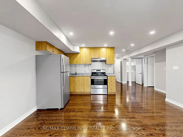 5 Mugford Cres N #BASEMENT — Photo 8