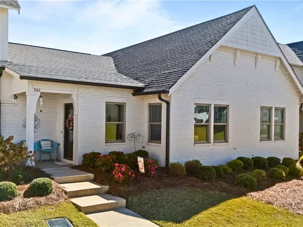 542 Grey Oak Cir, Auburn, AL 36830