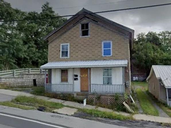 15 N Main St, Adams, NY 13605