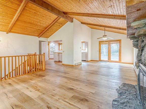 3rd image of 1222 Lion Mountain Dr
