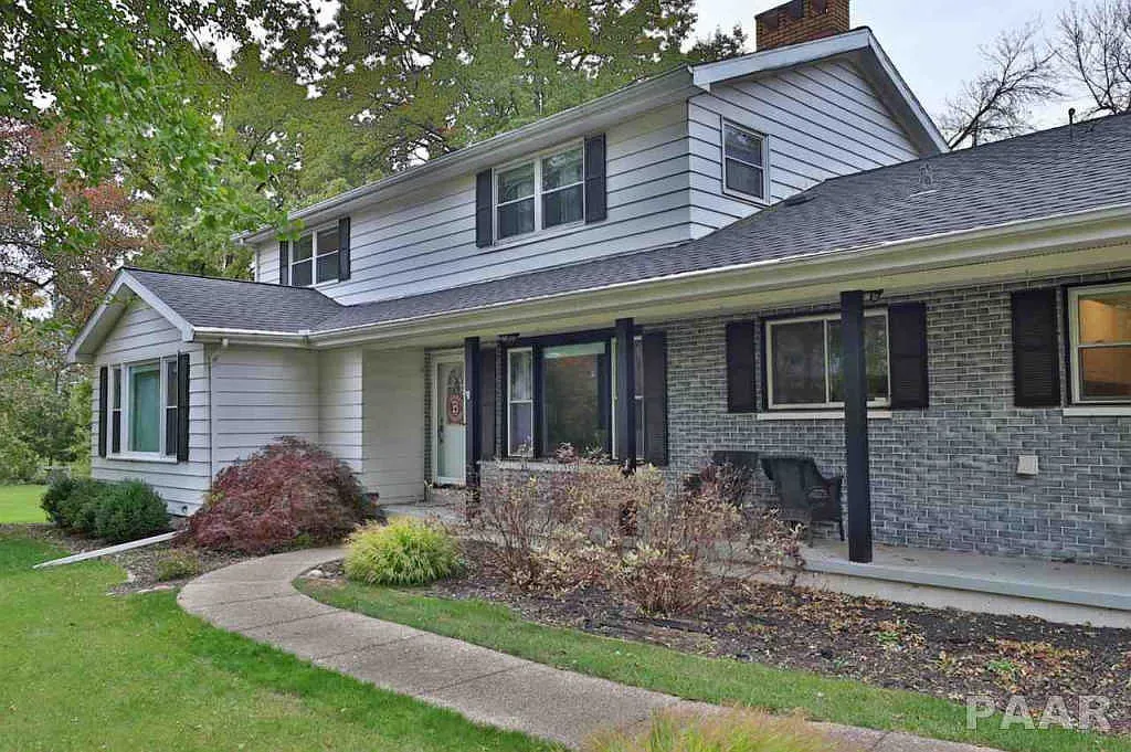 312 W Detweiller Dr photo 1