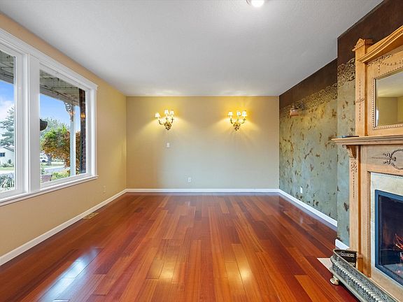 3rd image of 249 Orchard Way