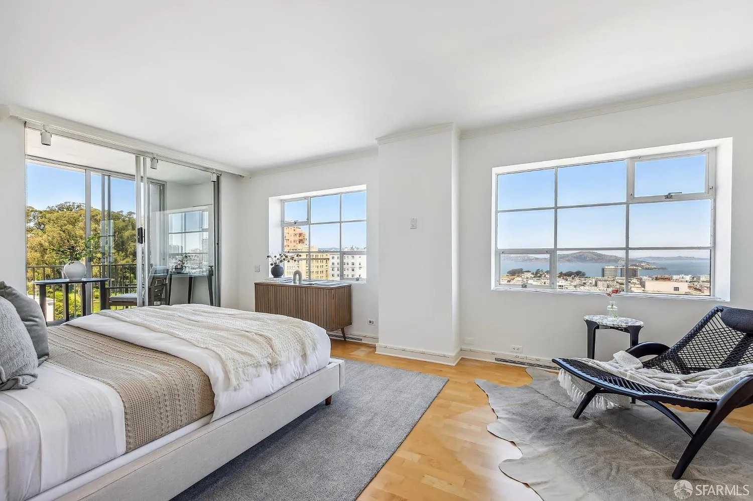 1835 Franklin St APT 1603 photo 1
