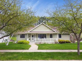 701 Pine Cone Pl, Holmen, WI 54636