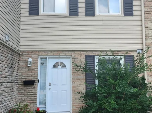 500 Grey St #D, Brantford, ON N3S 7L4