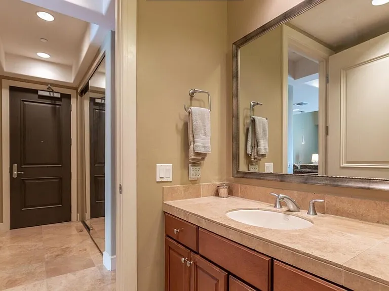 2211 E Camelback Rd #104 — Photo 7