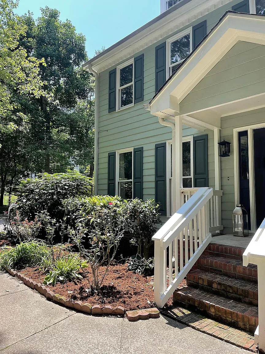 4 bed, 2.5 bath, 2340 sqft, $3,300 — Photo 2