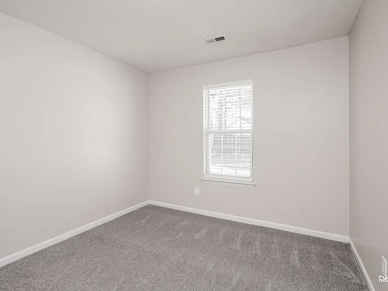 1120 Summit Hills Dr — Photo 9