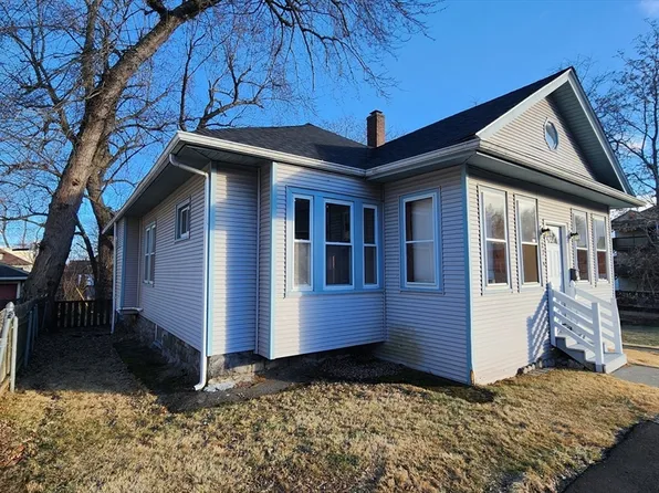 27 Ingleside Ave, Worcester, MA 01604