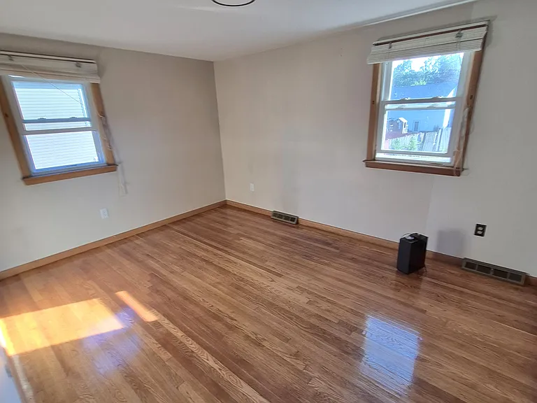 59 Pomona Dr — Photo 11