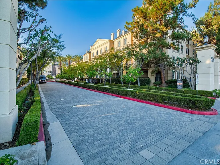 3129 Watermarke Pl — Photo 9