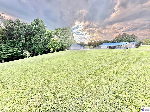 3rd image of 1375 Speck Ridge Rd
