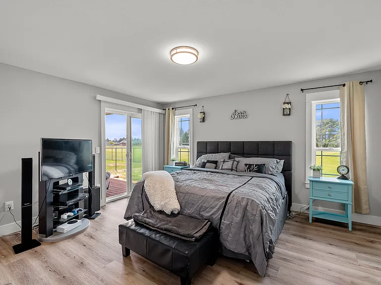 571 Puffin Ave NE — Photo 22