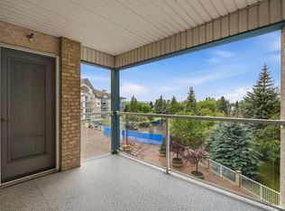 7239 W Sierra Morena Blvd SW #306, Calgary, AB T3H3L7