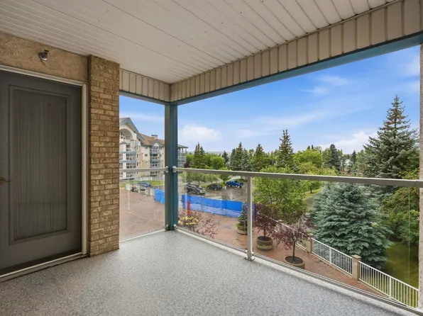 7239 W Sierra Morena Blvd SW #306, Calgary, AB T3H 3L7