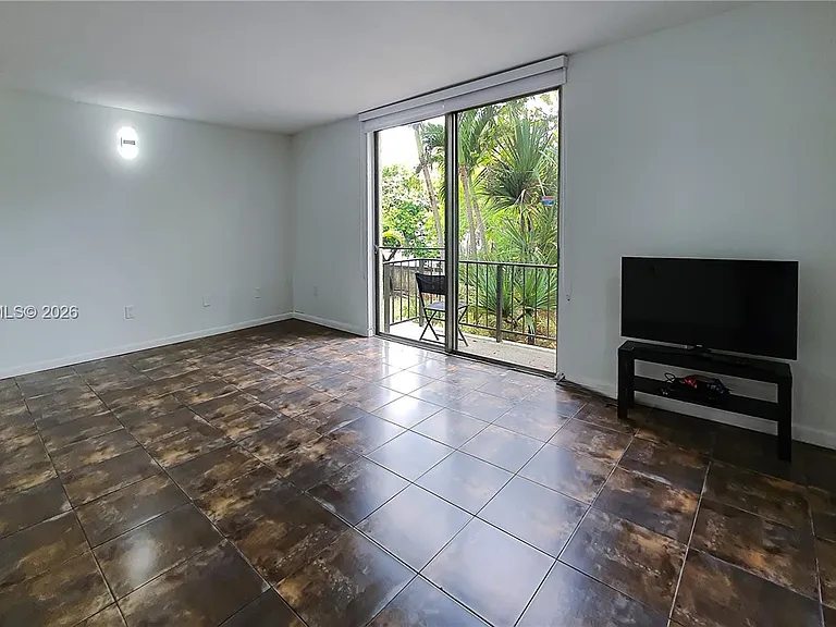 1655 NE 115th St #28B — Photo 3