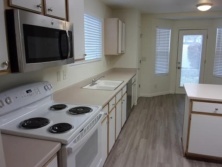 88 E Rainbow Way — Photo 20