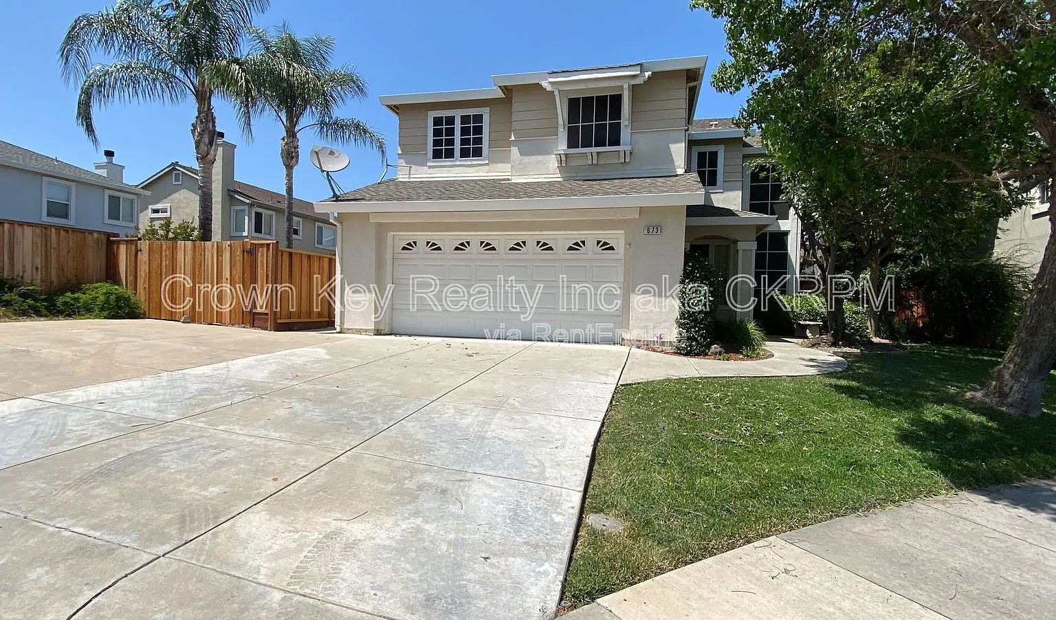 4 bed, 3.0 bath, 2368 sqft, $3,200 — Photo 1
