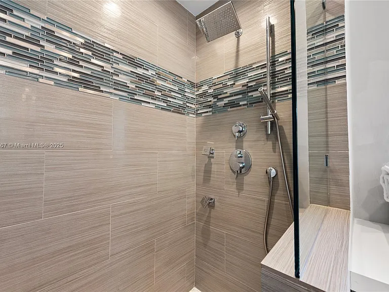 1319 Seminole Dr — Photo 82