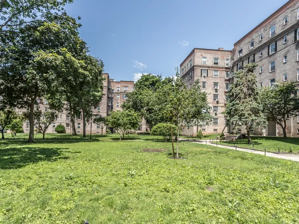 55-25 31st Avenue image 25 of 31