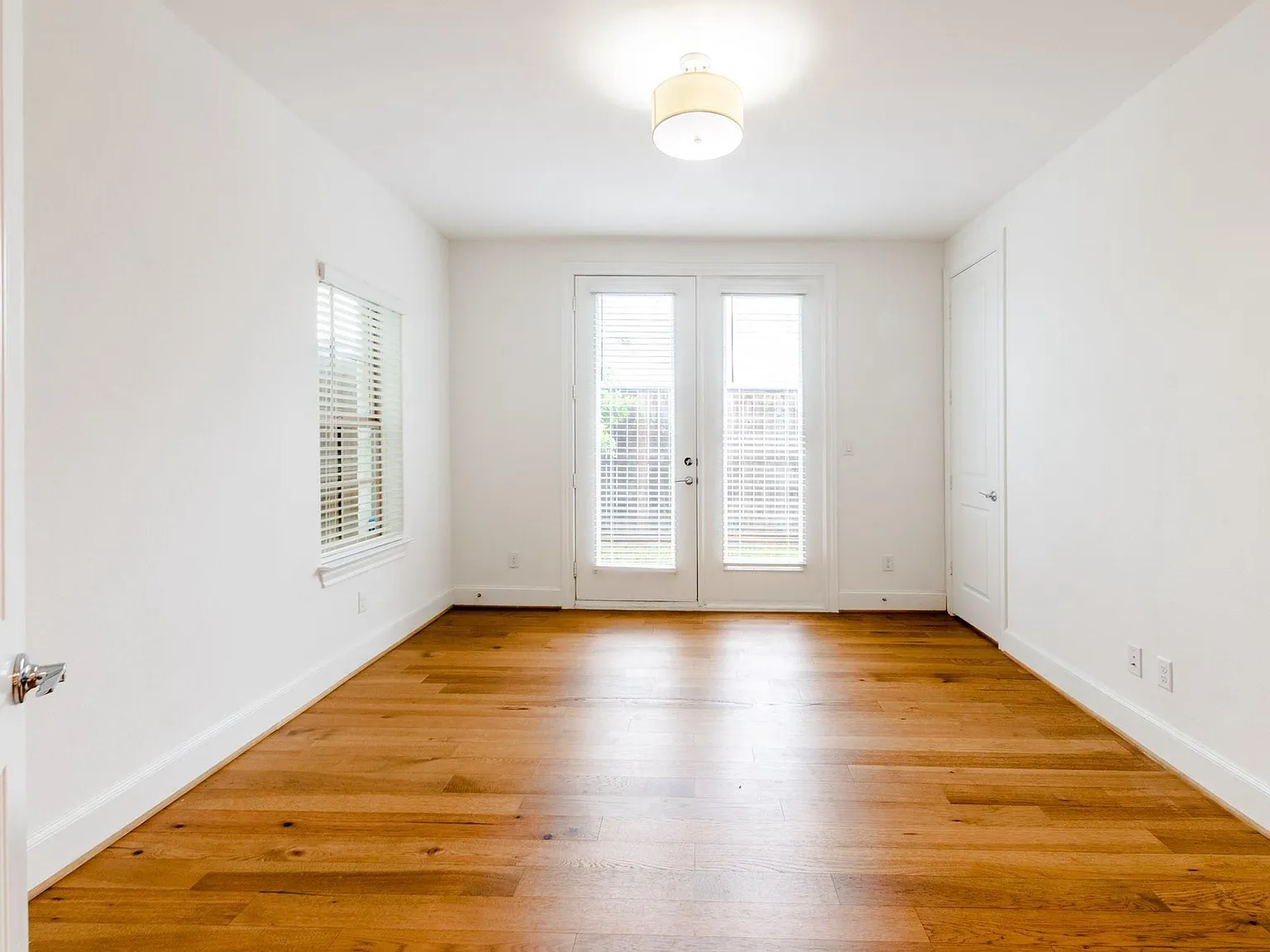 3 bed, 3.5 bath, 2168 sqft, $2,745 — Photo 3