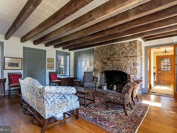 5th image of 6766 Laurel Rd