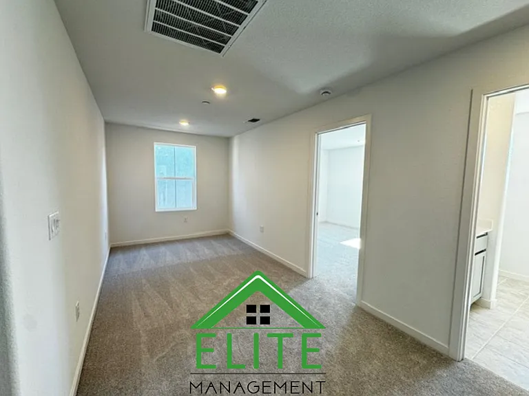 7655 Broadhead Way — Photo 10