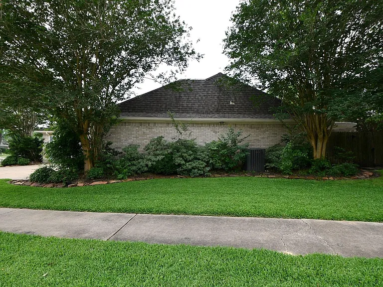 1947 Mayweather Ln — Photo 12
