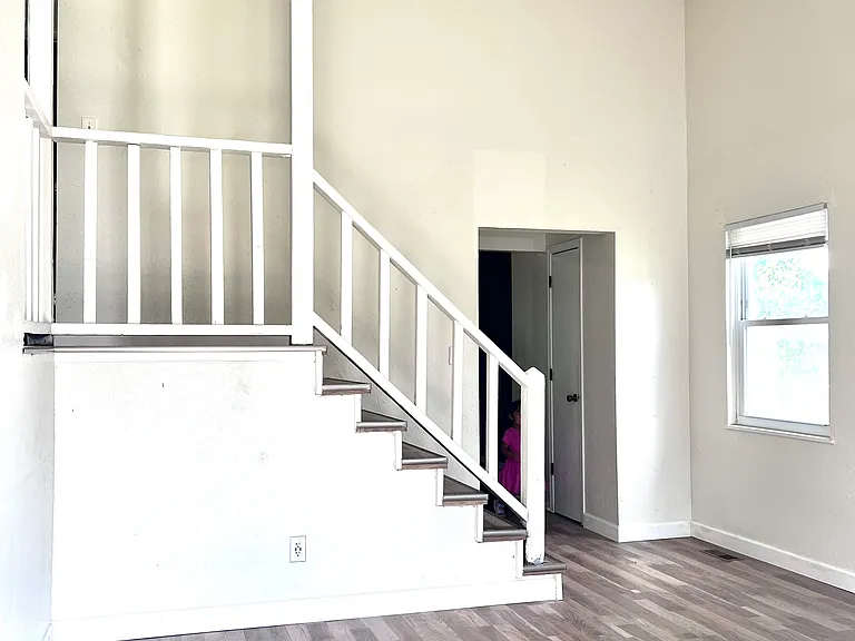 1807 Andrea Dr — Photo 2