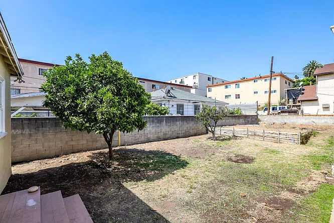 557 N Madison Ave Los Angeles-small-036-039-FULL-666x444-72dpi_07222021