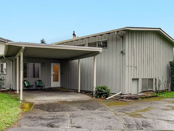 2nd image of 12340 NE Hassalo St