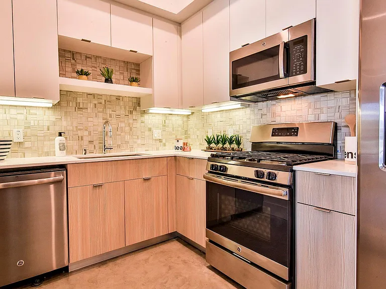 2x2 Kitchen