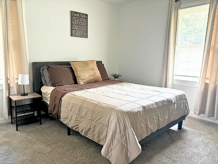 2726 Bayard St #B — Photo 4