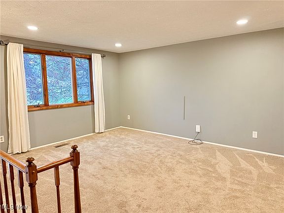 3rd image of 1006 Gentry Dr