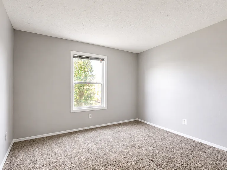 River Retreat Apartments — Photo 8