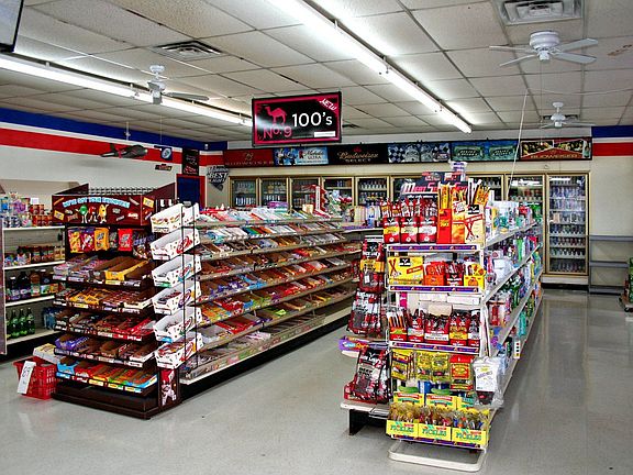 5th image of 2032 N Broadway St