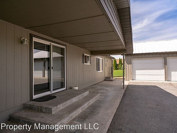 4th image of 3855 10th St SE