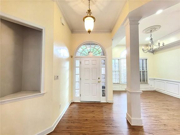 4th image of 4009 Treemont Ln