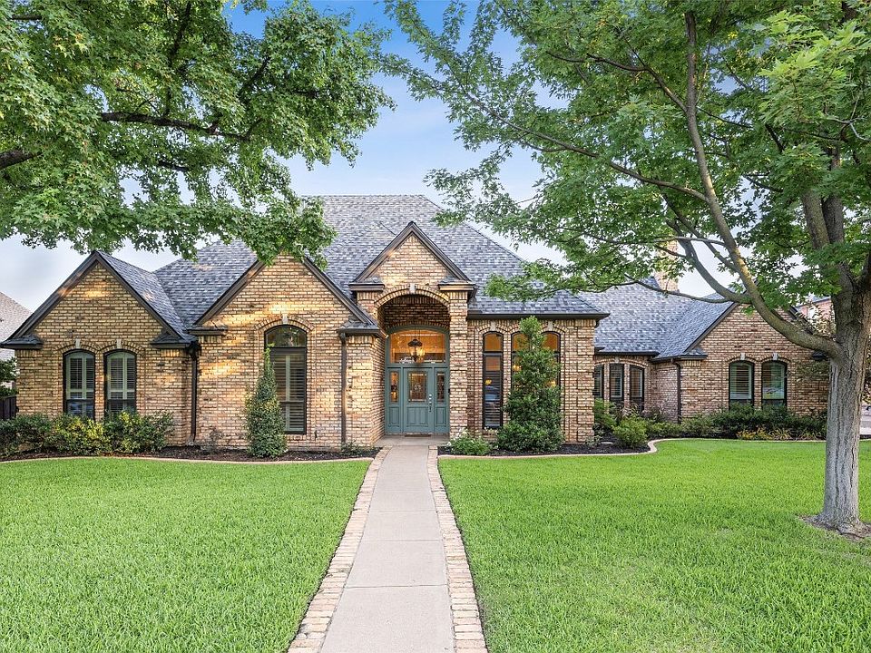 1st image of 805 Laurel Oaks Ln