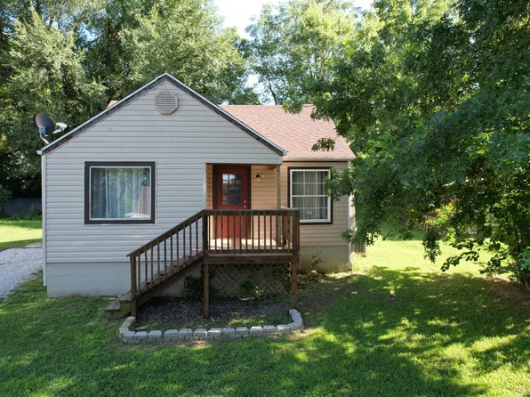 713 E Benton Avenue, Ava, MO 65608