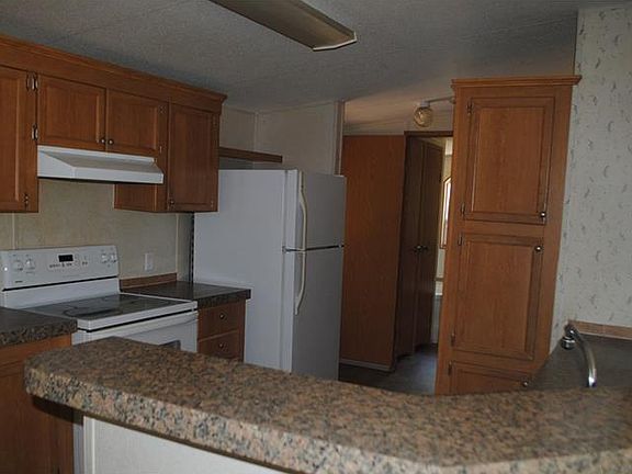 4th image of 27837 Pebblewood Dr