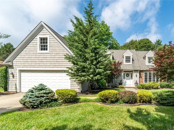 456 Sandhurst Dr, Highland Heights, OH 44143