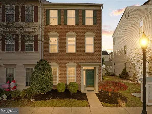 26143 Nimbleton Sq, Chantilly, VA 20152