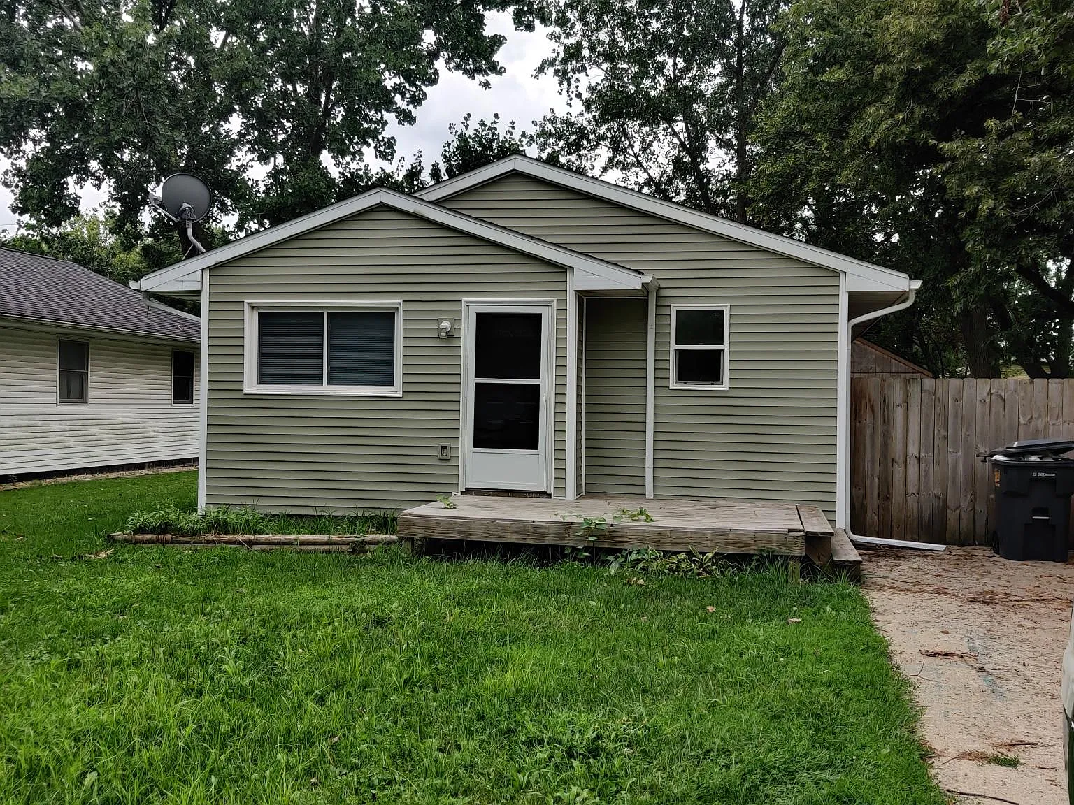 3 bed, 1100 sqft, $1,750 — Photo 1