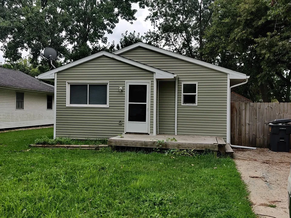 704 Juniper Rd